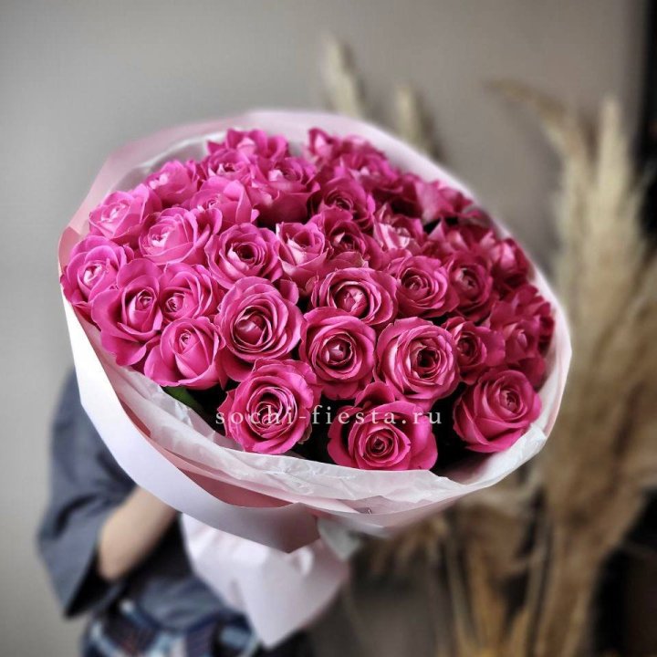 35 розовых роз  в Старом Осколе