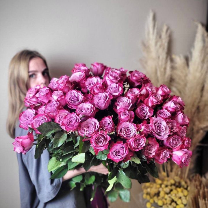 Охапка высоких роз Деп перпел в Старом Осколе