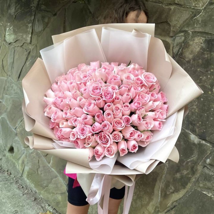 101 нежно-розовая роза Каролина  в Старом Осколе