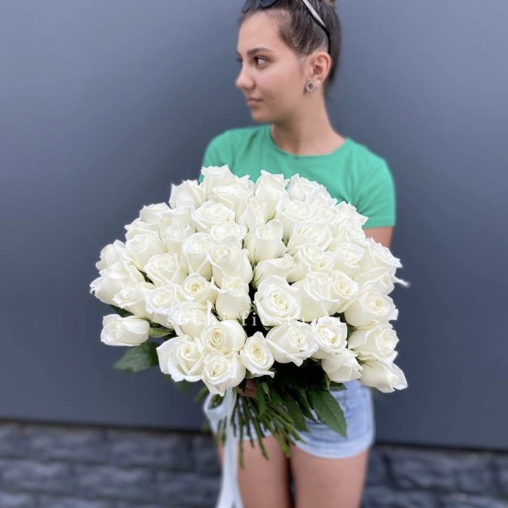 51 белая роза в Старом Осколе