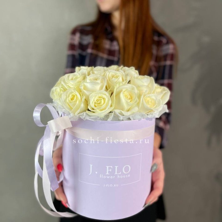 25 роз в цилиндре  в Старом Осколе