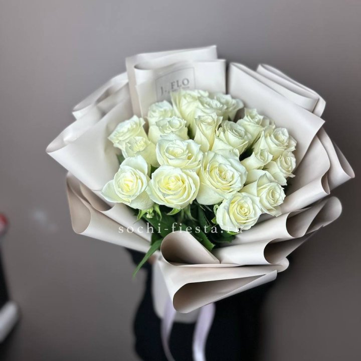 19 белых роз  в Старом Осколе