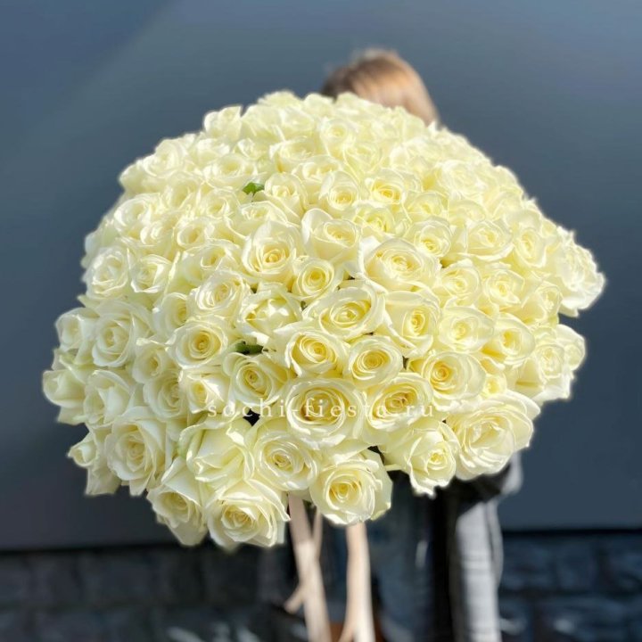 Букет  из 101 белой розы  в Старом Осколе