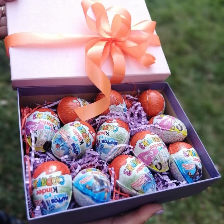 Коробка с киндерами в Старом Осколе