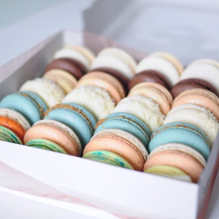 Коробка макаронс 25 шт. в Старом Осколе