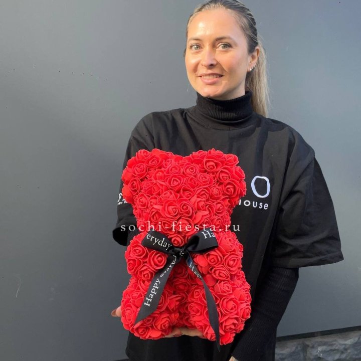 Медведь из роз красный в Старом Осколе