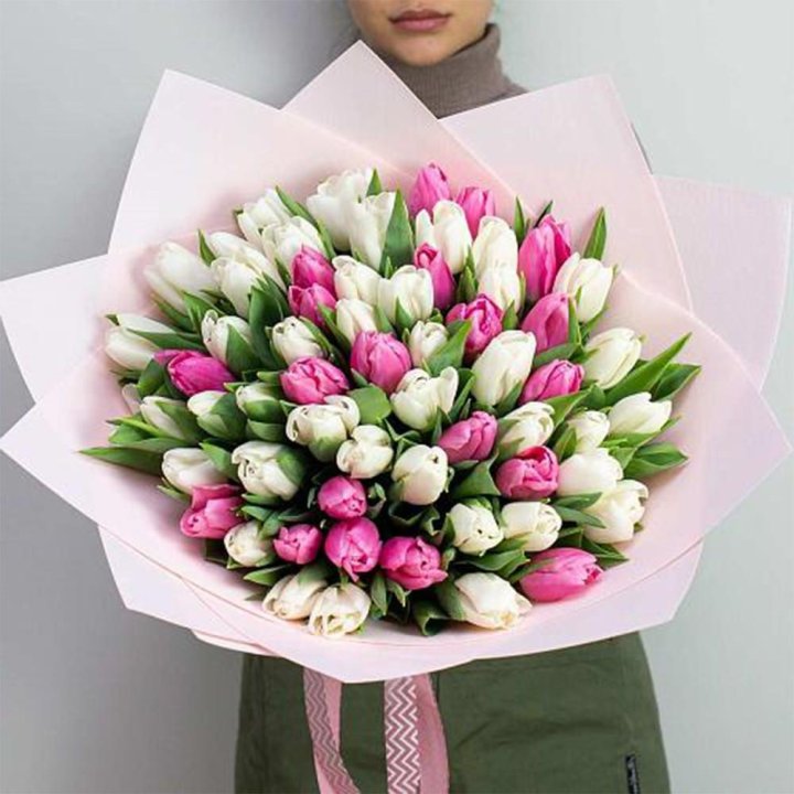 61 бело-розовый тюльпан в Старом Осколе