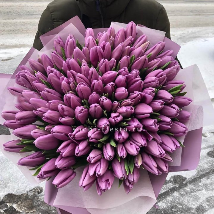 101 сиреневый тюльпан в Старом Осколе