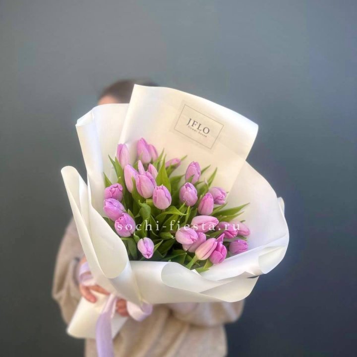 25 сиреневых тюльпанов в Старом Осколе