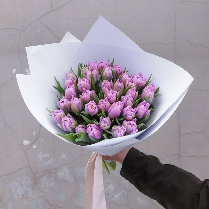 35 сиреневых тюльпанов в Старом Осколе
